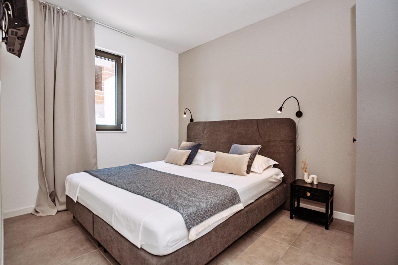 Sol Luxury Residence Near The Beach With Shared Heated Pool Božava Exterior foto