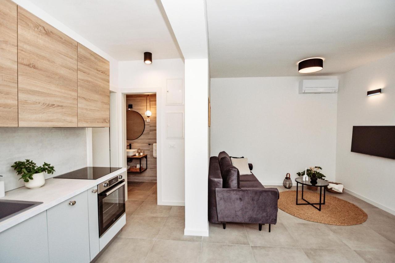Sol Luxury Residence Near The Beach With Shared Heated Pool Božava Exterior foto