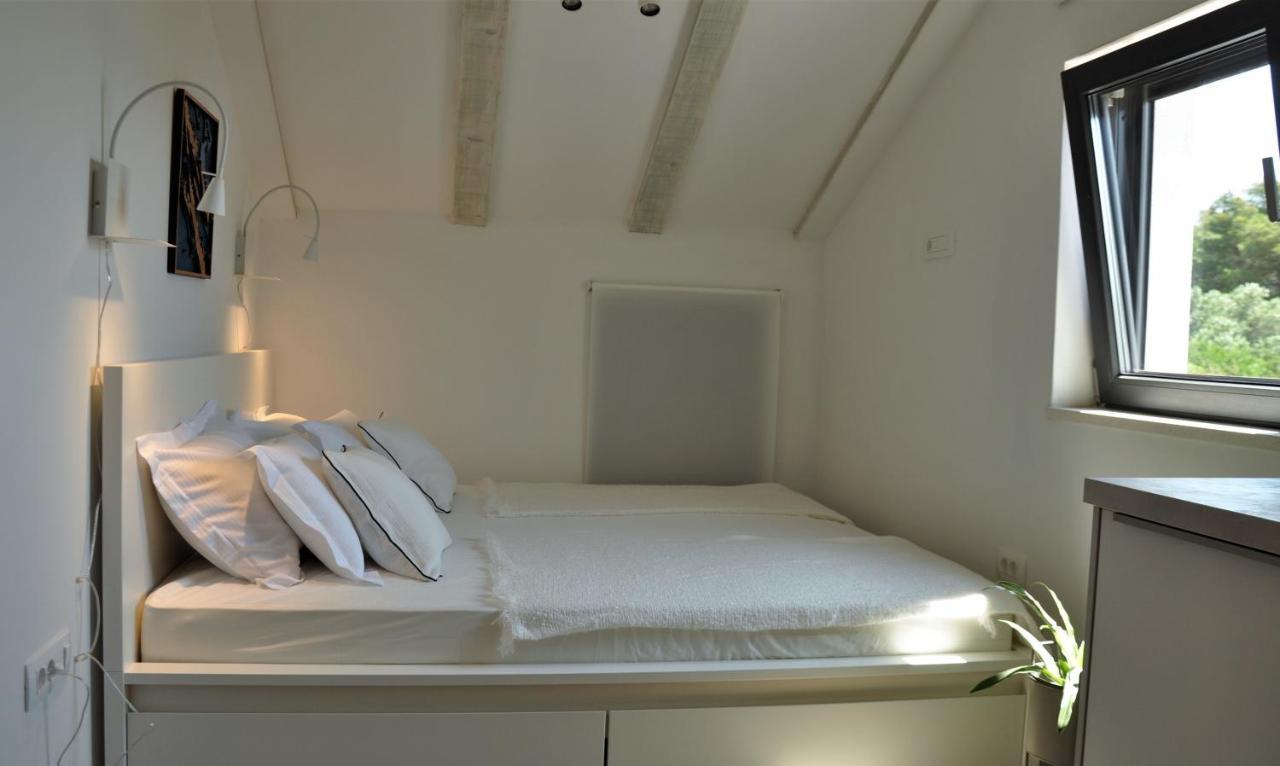 Sol Luxury Residence Near The Beach With Shared Heated Pool Božava Exterior foto